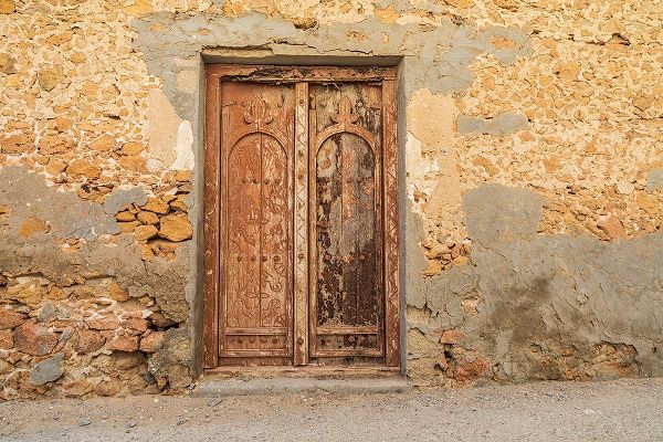 Wilson, Emily M. 아티스트의 Middle East-Arabian Peninsula-Al Batinah South-Old wooden door on a building in Oman작품입니다.